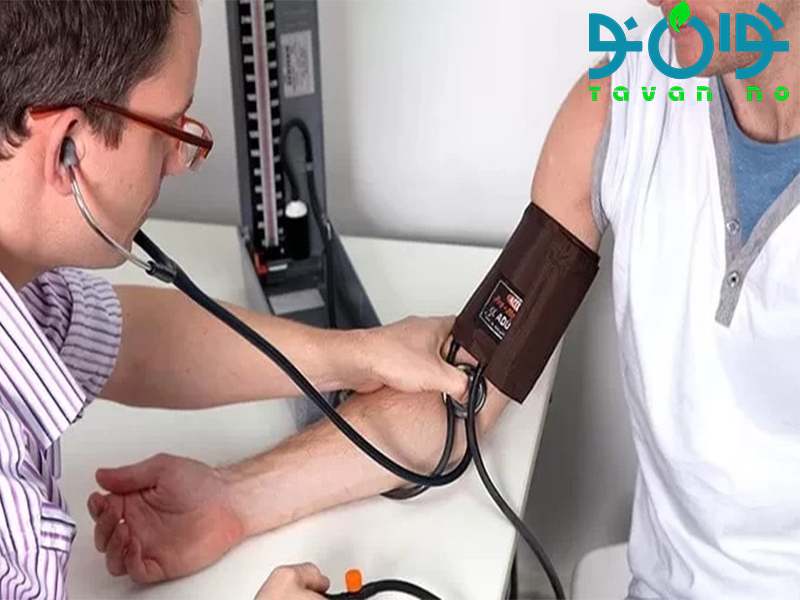 انواع دستگاه فشارسنج خون؛ کدام مدل دقیق‌تر است و هنگام خرید به چه نکاتی توجه کنیم؟